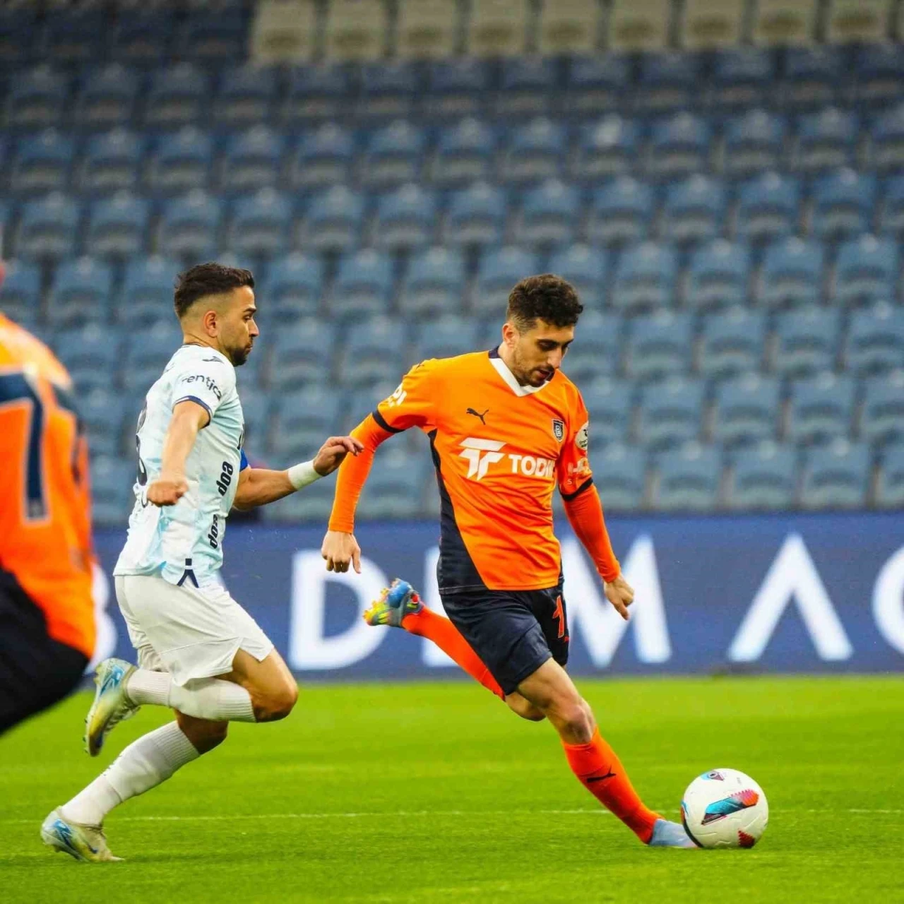 Trendyol Süper Lig: RAMS Başakşehir: 2 - Adana Demirspor: 1 (İlk yarı)
