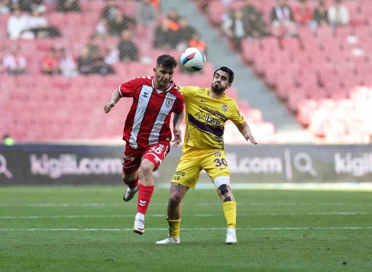 Trendyol Süper Lig: Samsunspor: 1 - Eyüpspor: 0 (İlk yarı)
