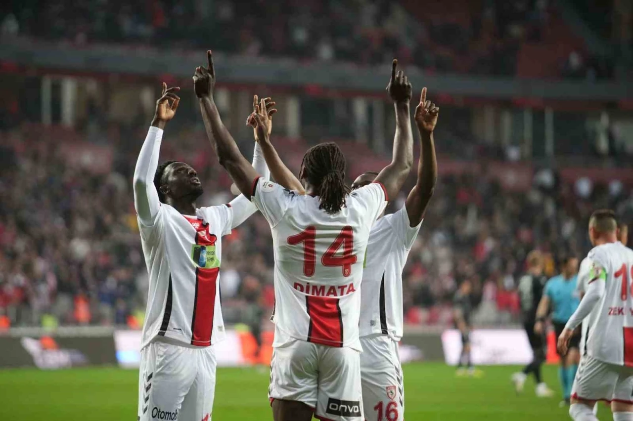 Trendyol Süper Lig: Samsunspor: 1 - Sivasspor: 0 (Maç devam ediyor)
