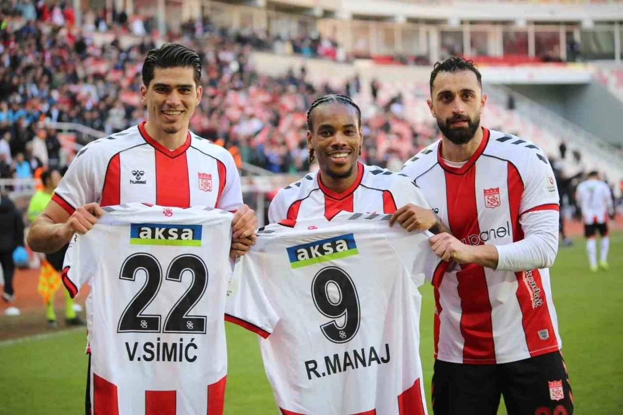 Trendyol Süper Lig: Sivasspor: 3 - Göztepe: 1 (Maç sonucu)