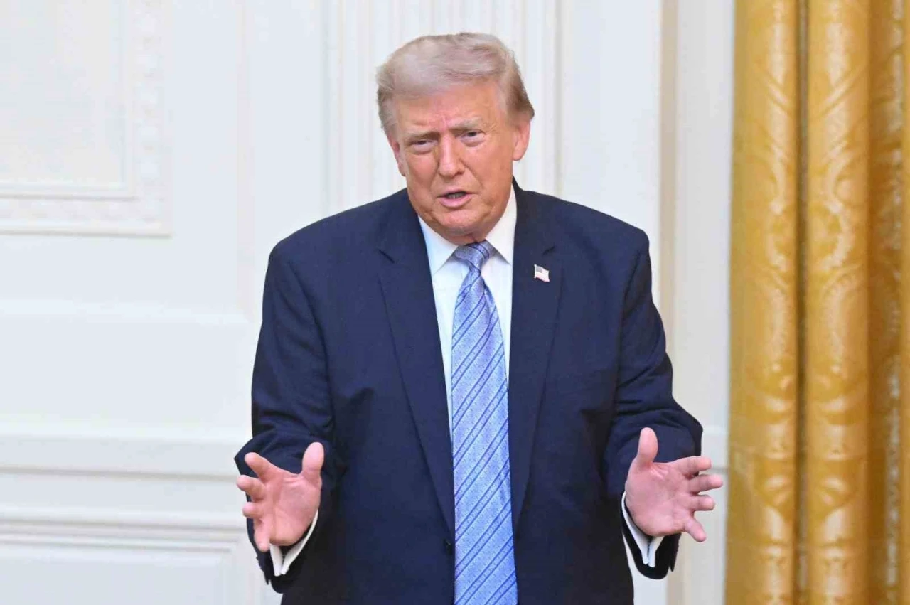 Trump&rsquo;tan ABD&rsquo;ye ulaşan duman nedeniyle Kanada&rsquo;ya g&uuml;mr&uuml;k vergisi tehdidi