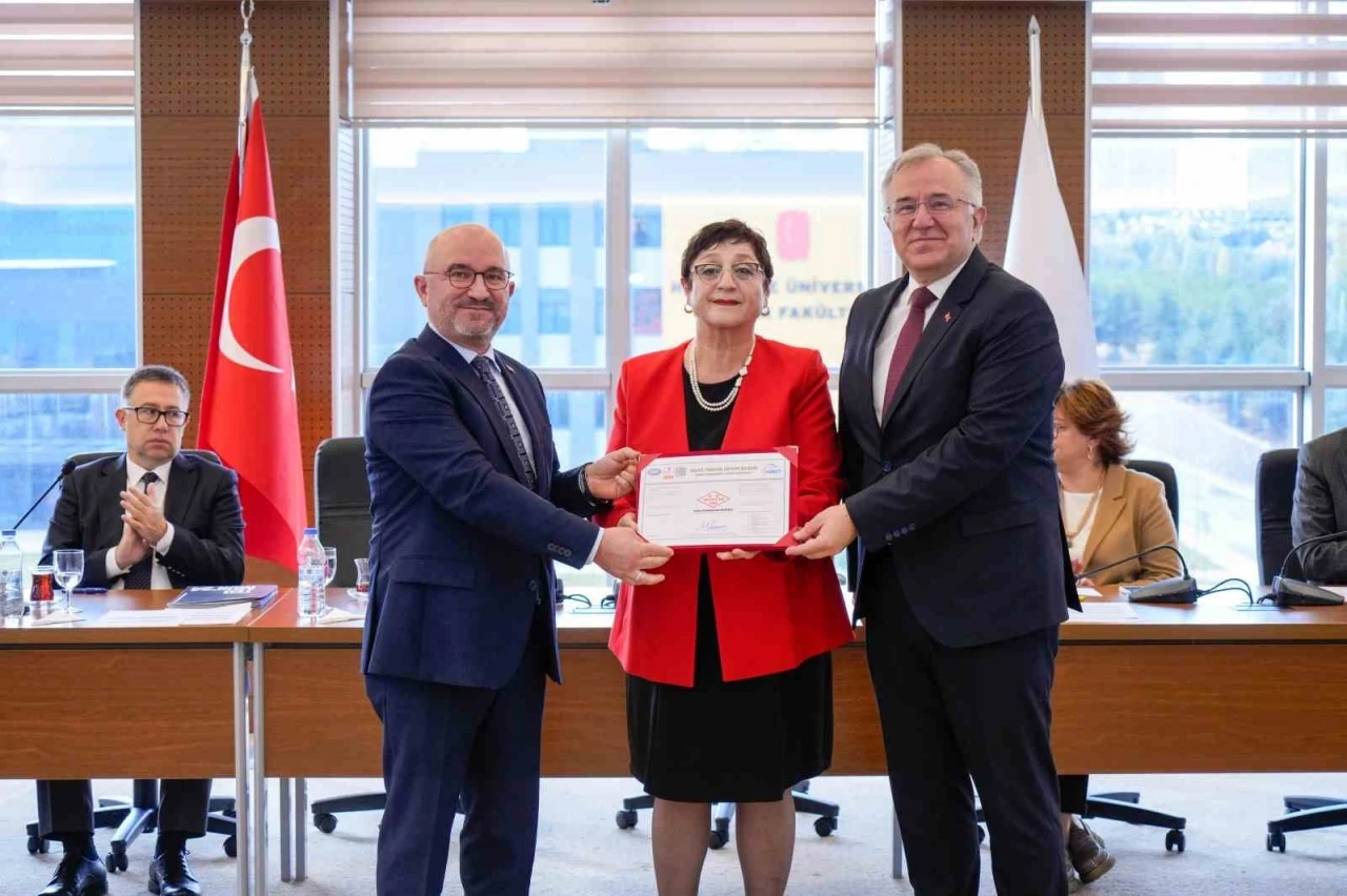 TSE’den Hacettepe Üniversitesi Eğitim Fakültesine Kalite Yönetim Sistemi Belgesi
