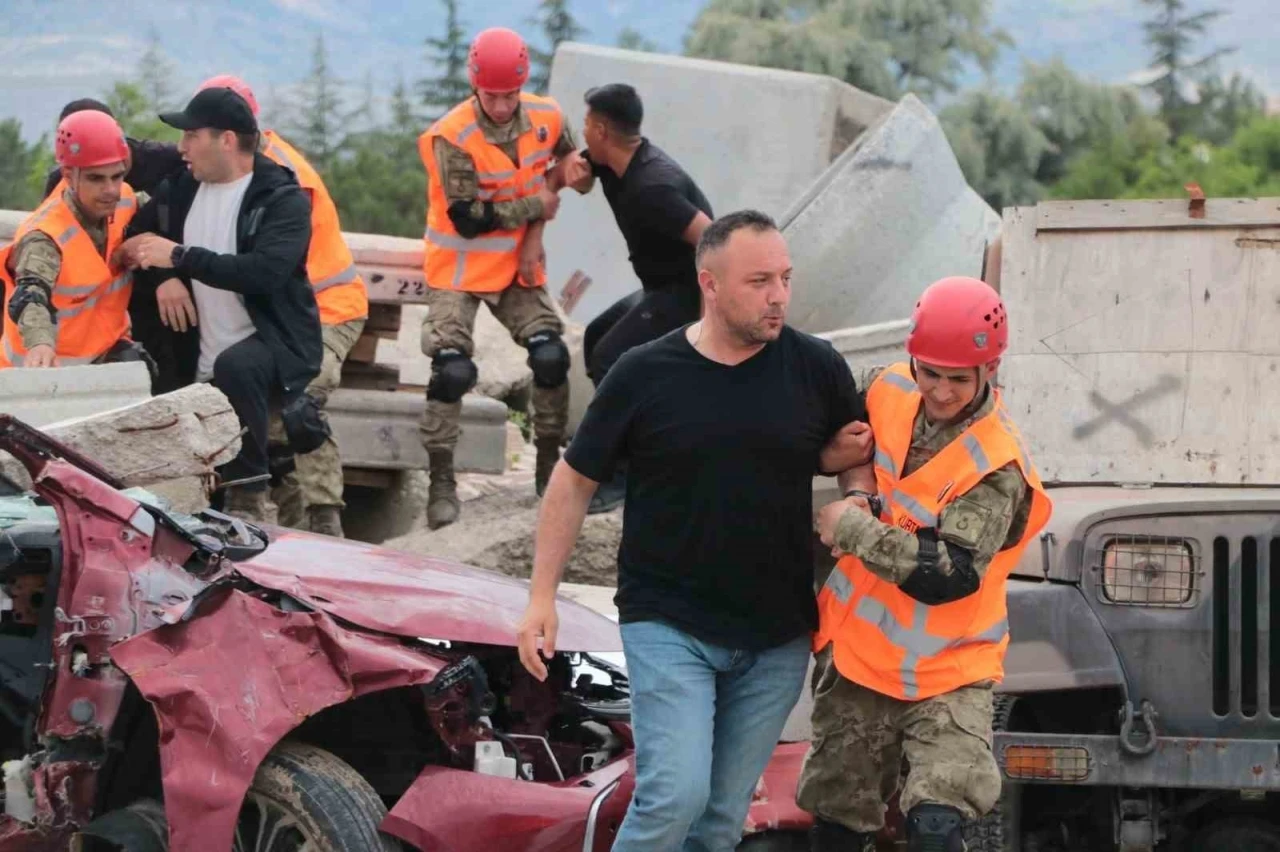 TSK’dan "İnsani Yardım Tatbikatı-2026"da gerçeğini aratmayan