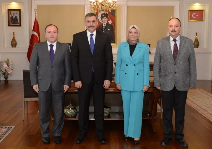 Tuba &Ouml;ğretmenden Vali &Ccedil;ift&ccedil;i&rsquo;ye ziyaret
