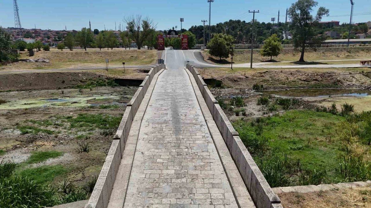 Tunca Nehri’nde su akışı durdu
