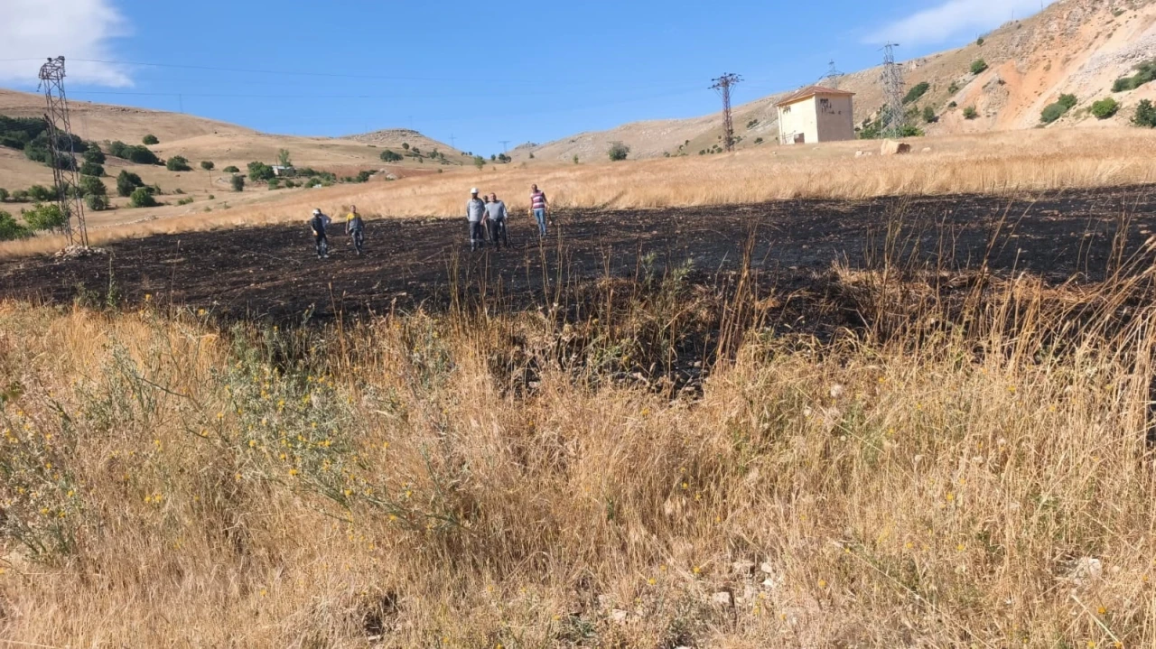 Tunceli’de arazi yangını
