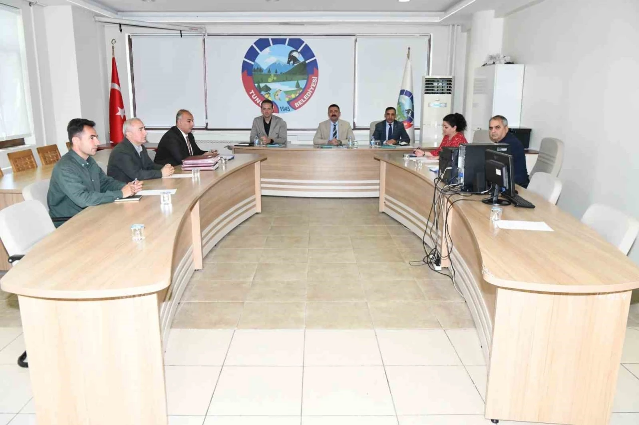 Tunceli’de belediye meclis toplantısı
