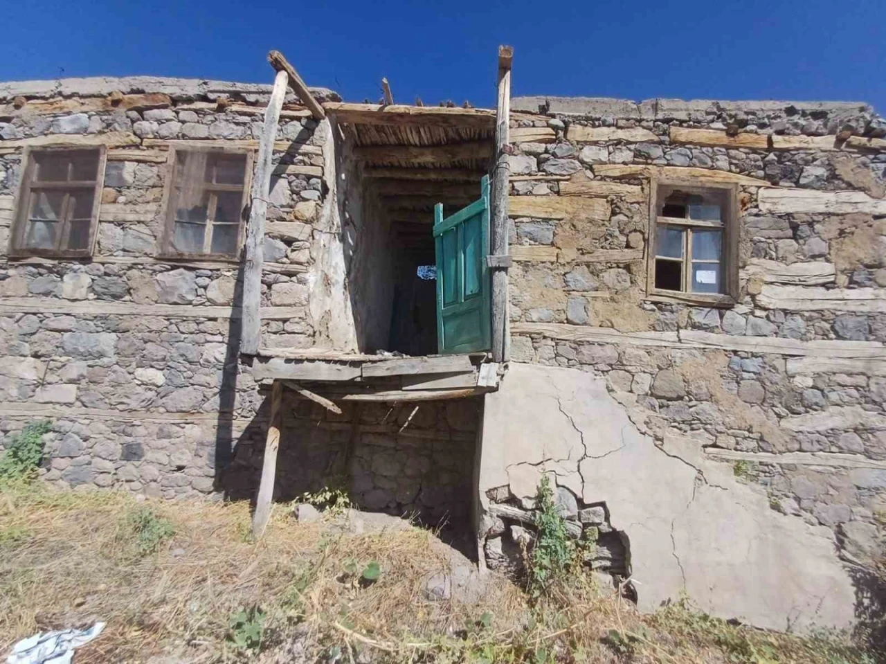 Tunceli’de hak sahipliği skandalı: Ahırları ev gibi, yıkılmış evleri varmış gibi göstermişler
