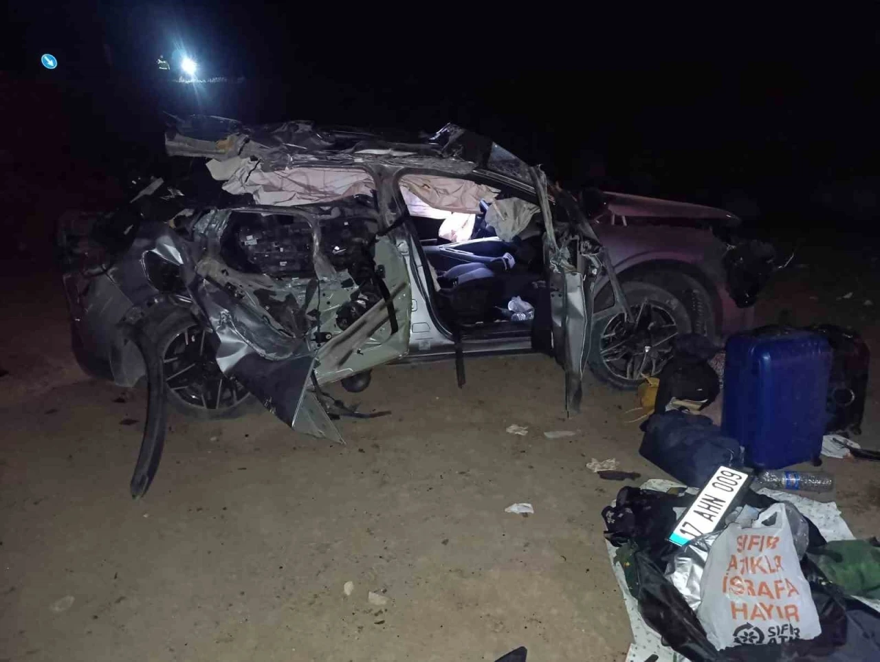 Tunceli’de otomobil uçuruma yuvarlandı: 4 yaralı
