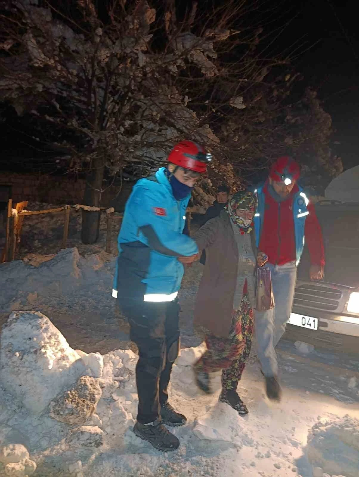 Tunceli&rsquo;de UMKE&rsquo;den peş peşe &uuml;&ccedil; vakaya m&uuml;dahale
