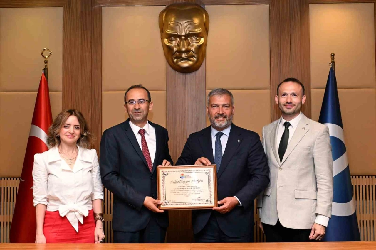 TURAK’tan Anadolu Üniversitesi EMYO’ya akreditasyo