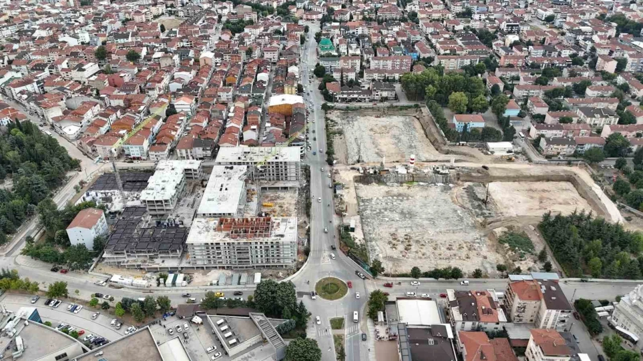 Turgutalp kentsel d&ouml;n&uuml;ş&uuml;m projesinde &ccedil;alışmalar t&uuml;m hızıyla s&uuml;r&uuml;yor
