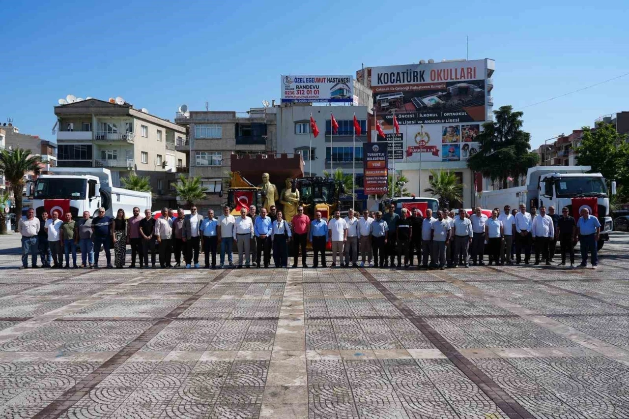 Turgutlu Belediyesinin ara&ccedil; filosu g&uuml;&ccedil;lendi
