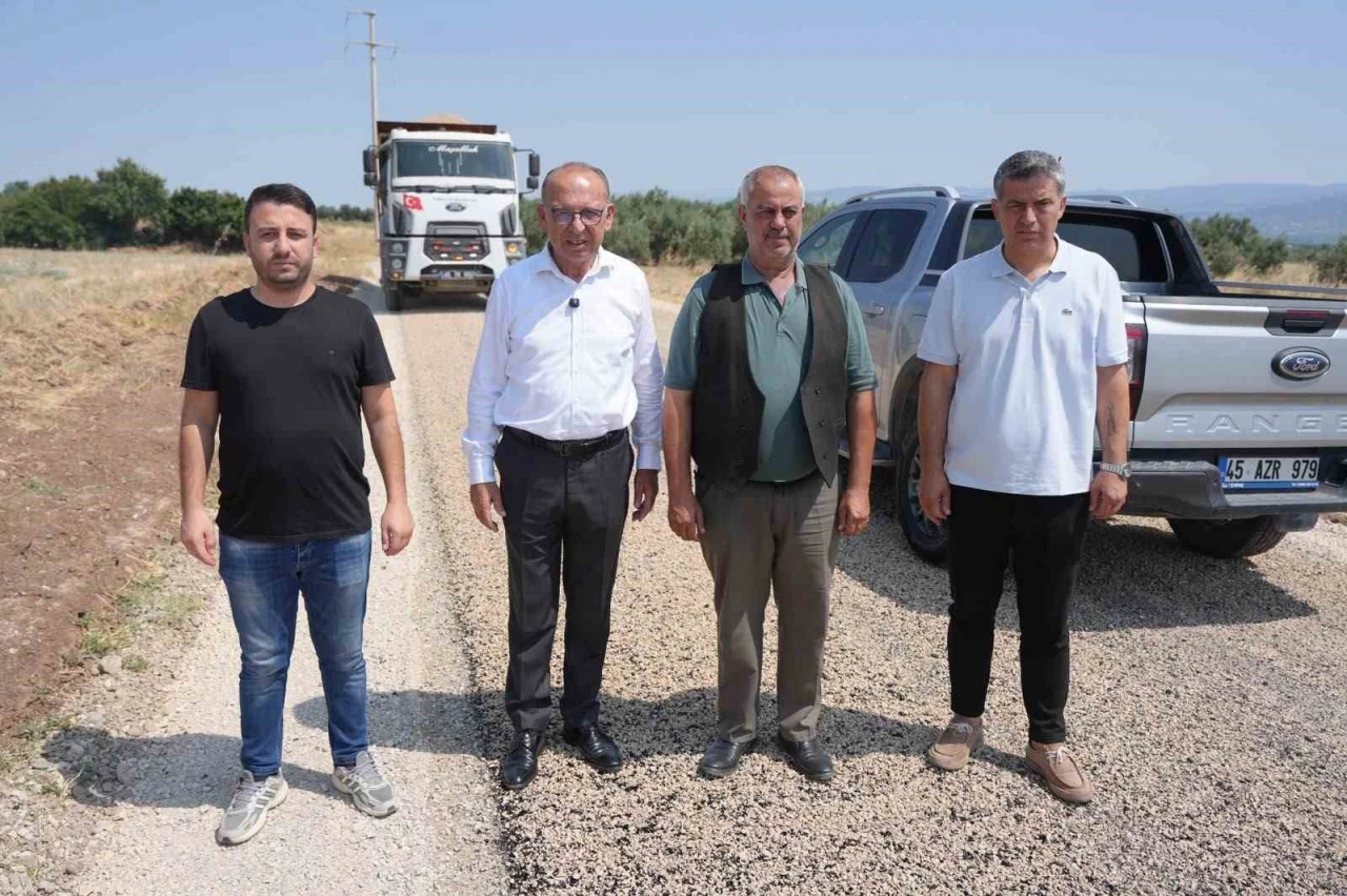 Turgutlu&rsquo;da asfalt mesaisi hız kesmiyor
