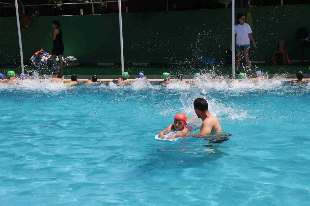 Turgutlu’da çocuklar yaz spor okullarıyla hem eğleniyor hem öğreniyor
