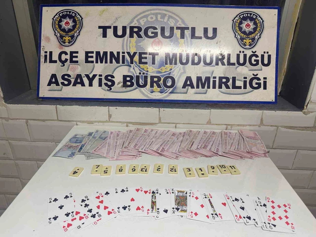 Turgutlu’da kıraathaneye kumar baskını