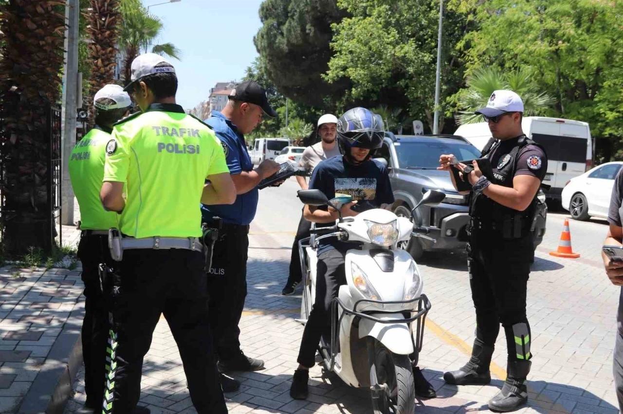 Turgutlu&rsquo;da yaz aylarının gelmesiyle kask denetimleri artırıldı

