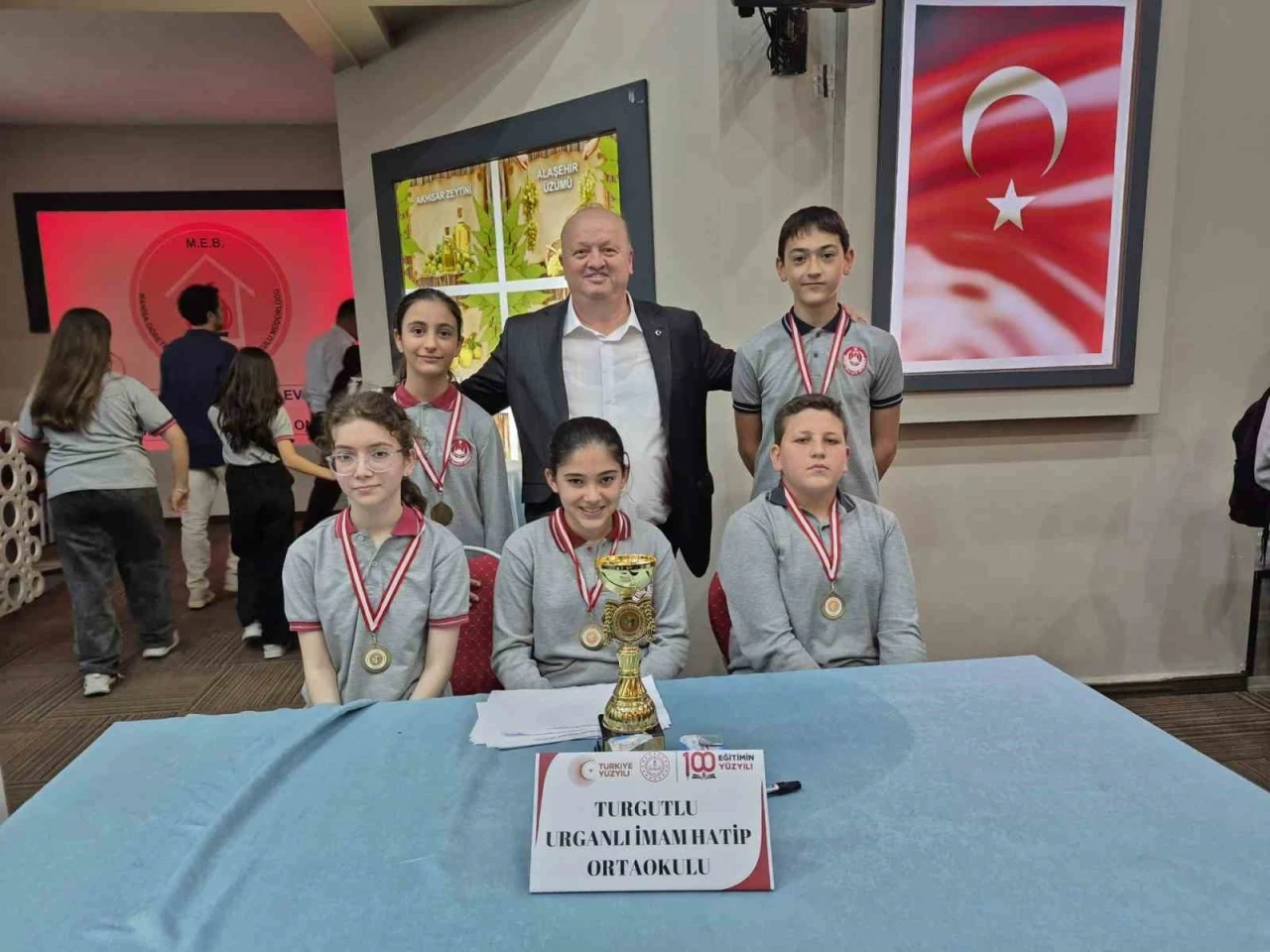 Turgutlu Urganlı İmam Hatip Ortaokulu’ndan büyük başarı
