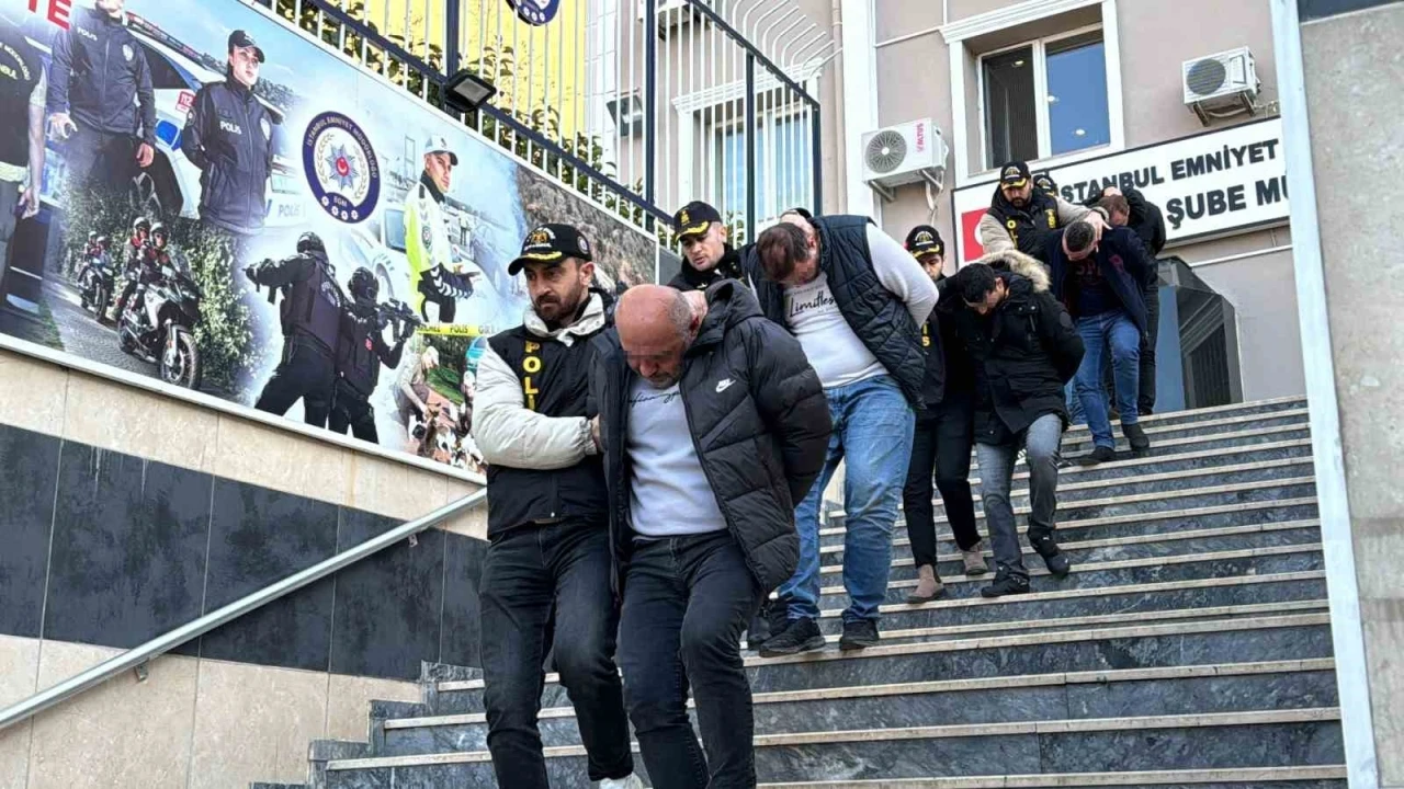 Turistlerin paralarını kontrol etme bahanesiyle çaldıkları tespit edilen suç örgütüne yönelik yürütülen soruşturma tamamlandı
