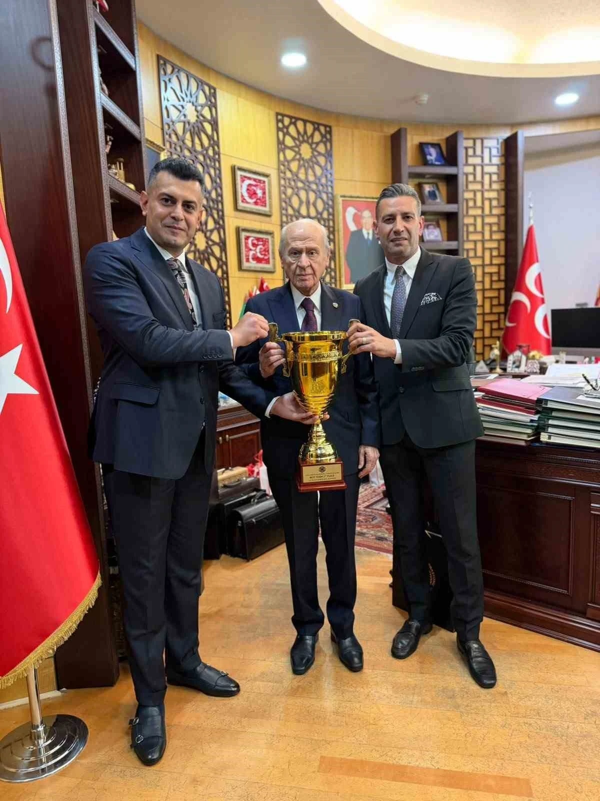 T&uuml;rk Boks Federasyonu&rsquo;ndan MHP Genel Başkanı Devlet Bah&ccedil;eli&rsquo;ye ziyaret
