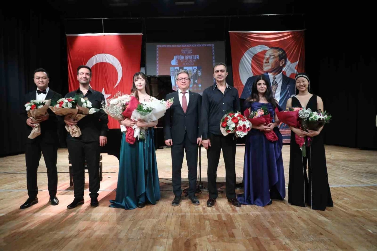 T&uuml;rk Devletleri Piyanistleri Konseri&rsquo;nde piyano resitali
