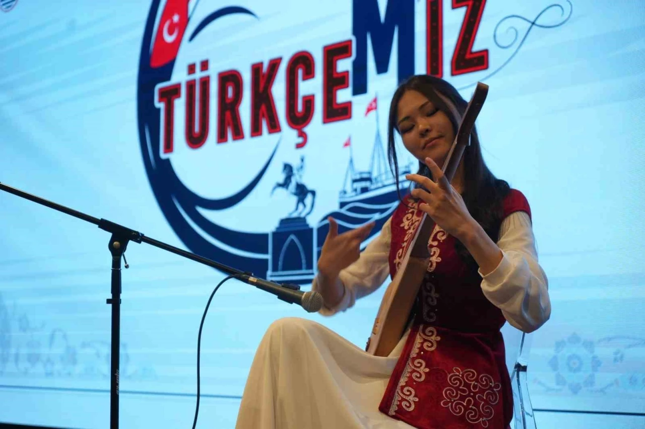 T&uuml;rk d&uuml;nyası Samsun&rsquo;da buluştu: 9 &uuml;lkeden k&uuml;lt&uuml;r ş&ouml;leni
