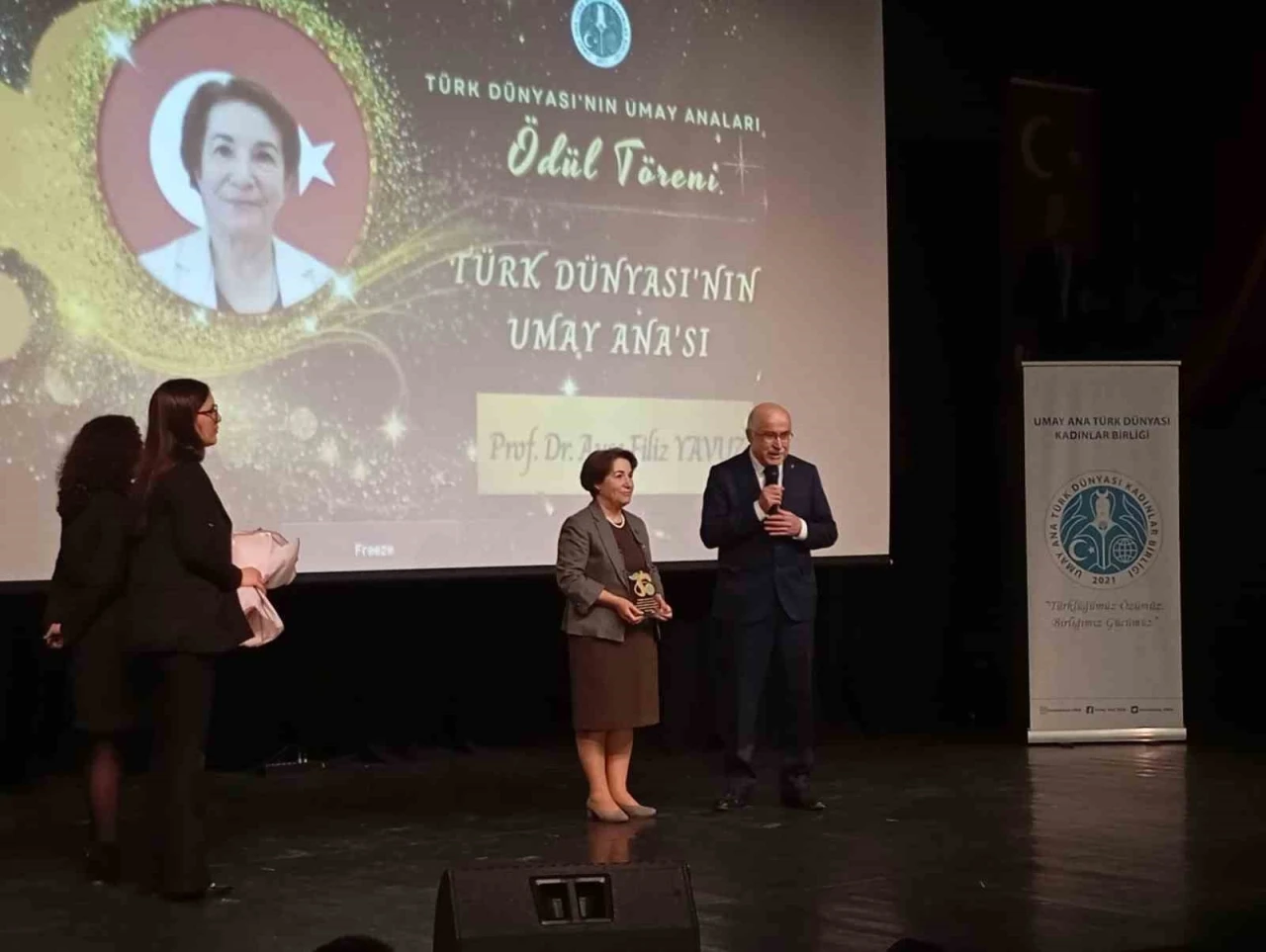 Türk Dünyası Umay Anaları ödül töreni gerçekleşti
