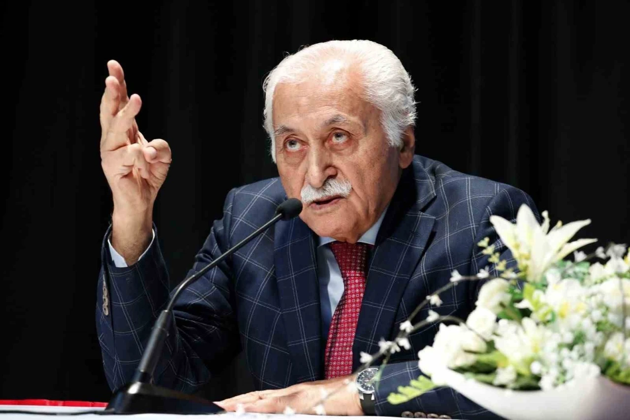 Türk edebiyatının usta ismi Yavuz Bülent Bakiler vefat etti
