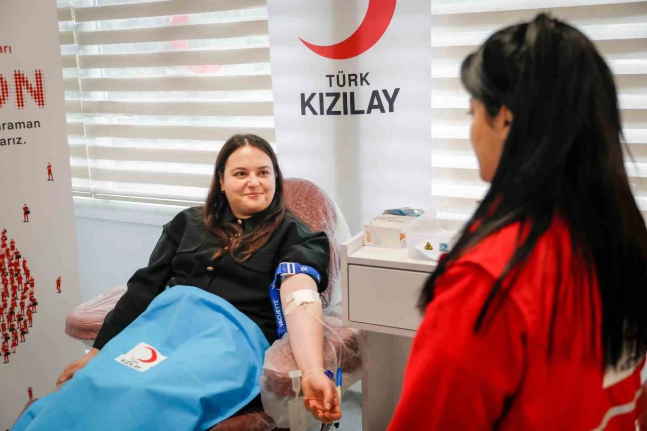 T&uuml;rk Kızılay, 2025&rsquo;te 3 milyon &uuml;nite kan bağışı hedefine ulaşarak rekora imza attı
