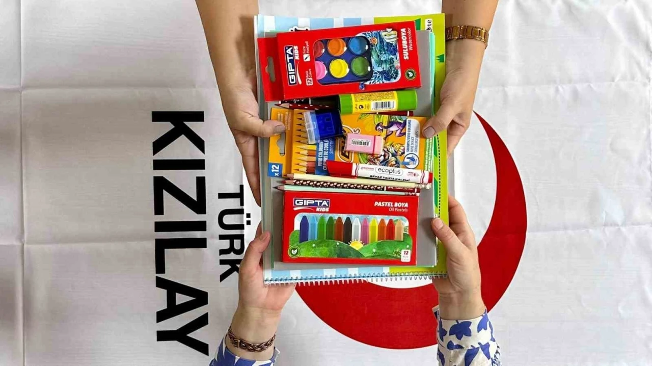 Türk Kızılay Manisa’dan 3 bin öğrenciye kırtasiye desteği