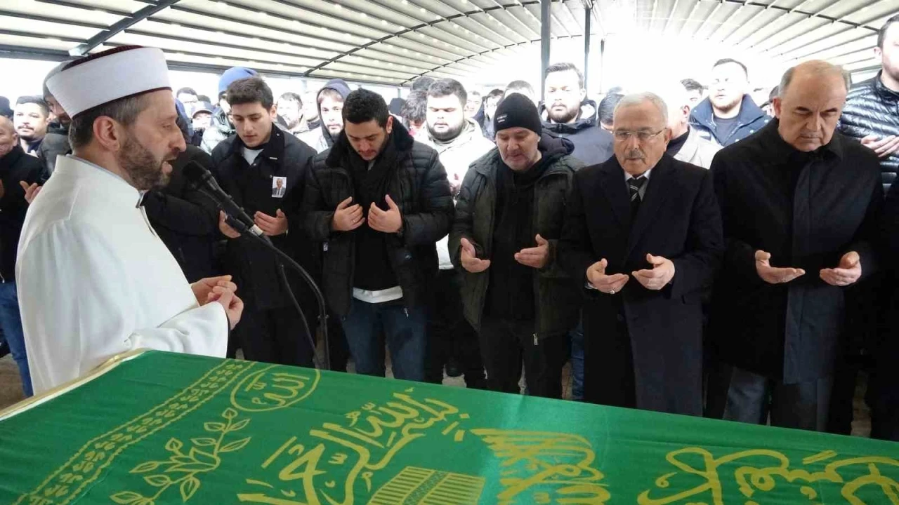 T&uuml;rk Kızılay Ordu Şube Başkanı son yolculuğuna uğurlandı
