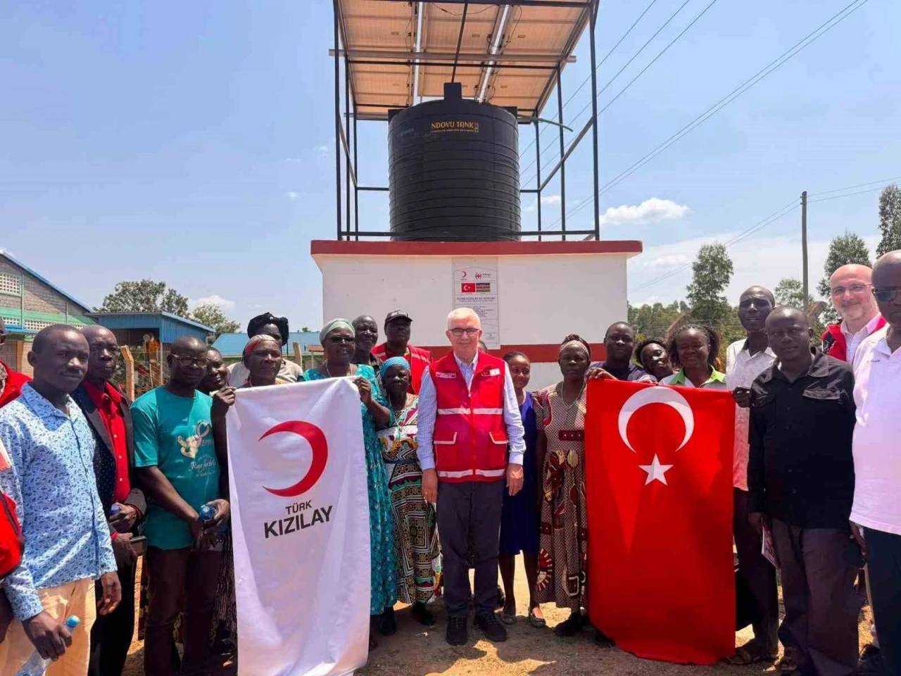 T&uuml;rk Kızılayı&rsquo;ndan Kenya&rsquo;ya hayat veren dokunuş: 25 bin kişiye temiz su
