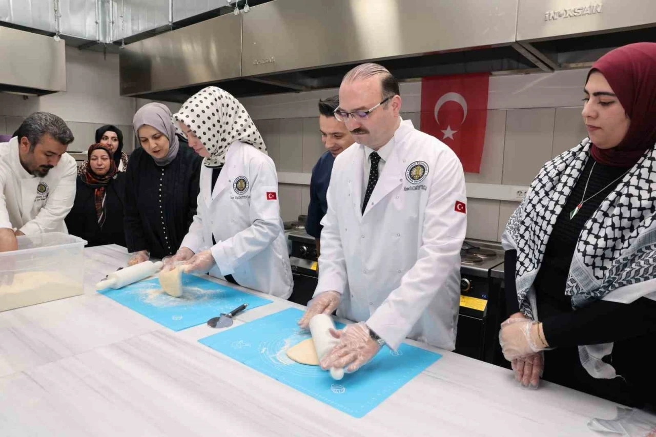 T&uuml;rk mutfağı, k&uuml;lt&uuml;r ve sanatla buluştu
