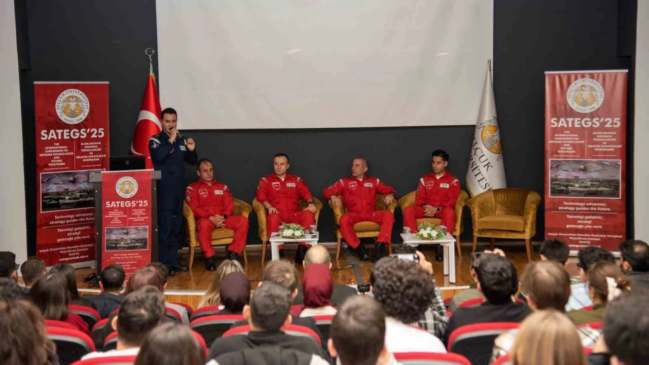 T&uuml;rk Yıldızları, Sel&ccedil;uk &Uuml;niversitesinde
