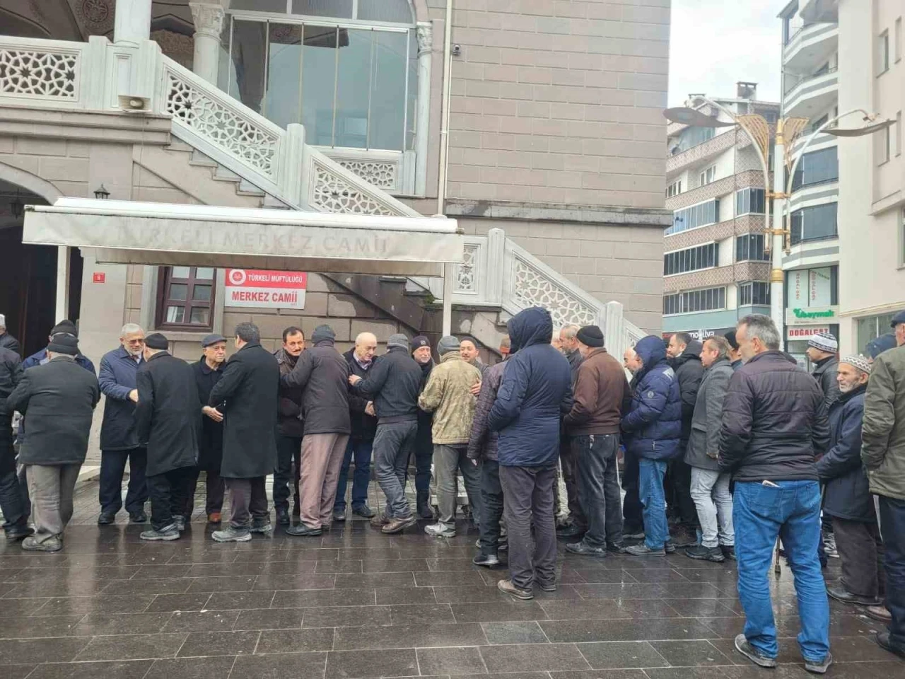 T&uuml;rkeli&rsquo;de umre yolcuları dualarla uğurlandı
