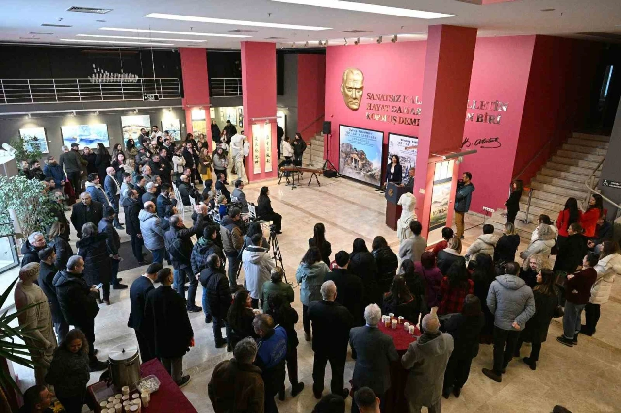 T&uuml;rkiye-&Ccedil;in diplomatik ilişkilerinin 55&rsquo;inci yılı sanat sergisiyle kutlandı
