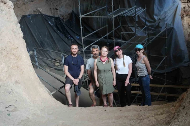 Türkiye’deki en yaşlı boz ayı kalıntısı Karain’de
