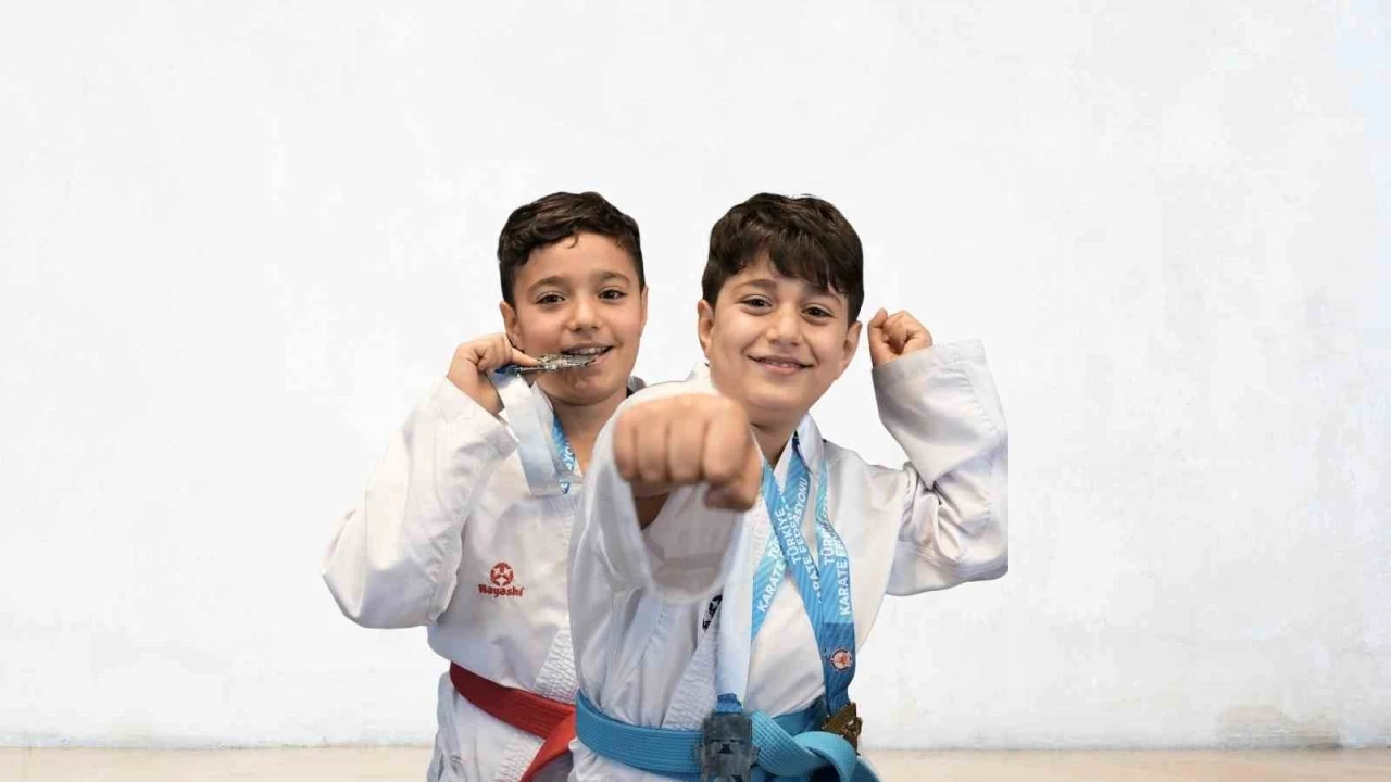 T&uuml;rkiye Karate Ligi Sakarya Etabında Erdem Koleji damgası
