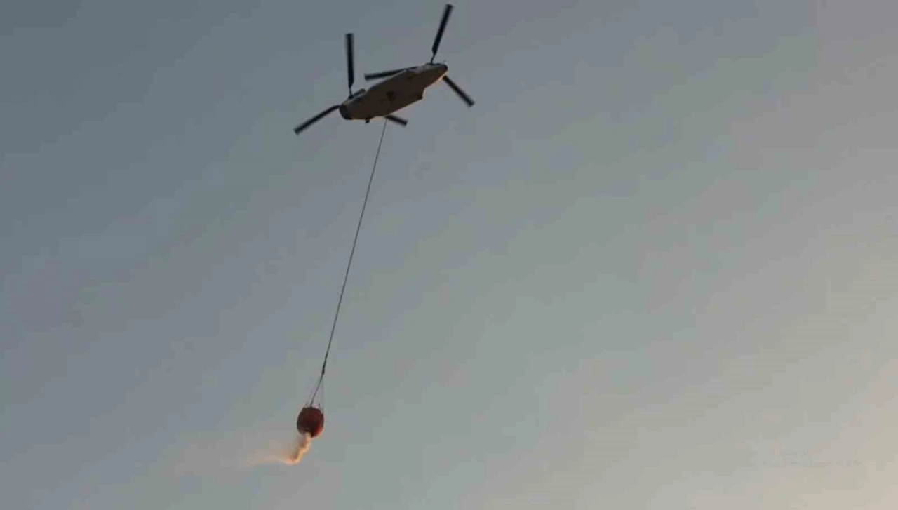 T&uuml;rkiye&rsquo;nin en b&uuml;y&uuml;k yangın s&ouml;nd&uuml;rme helikopteri sahaya indi
