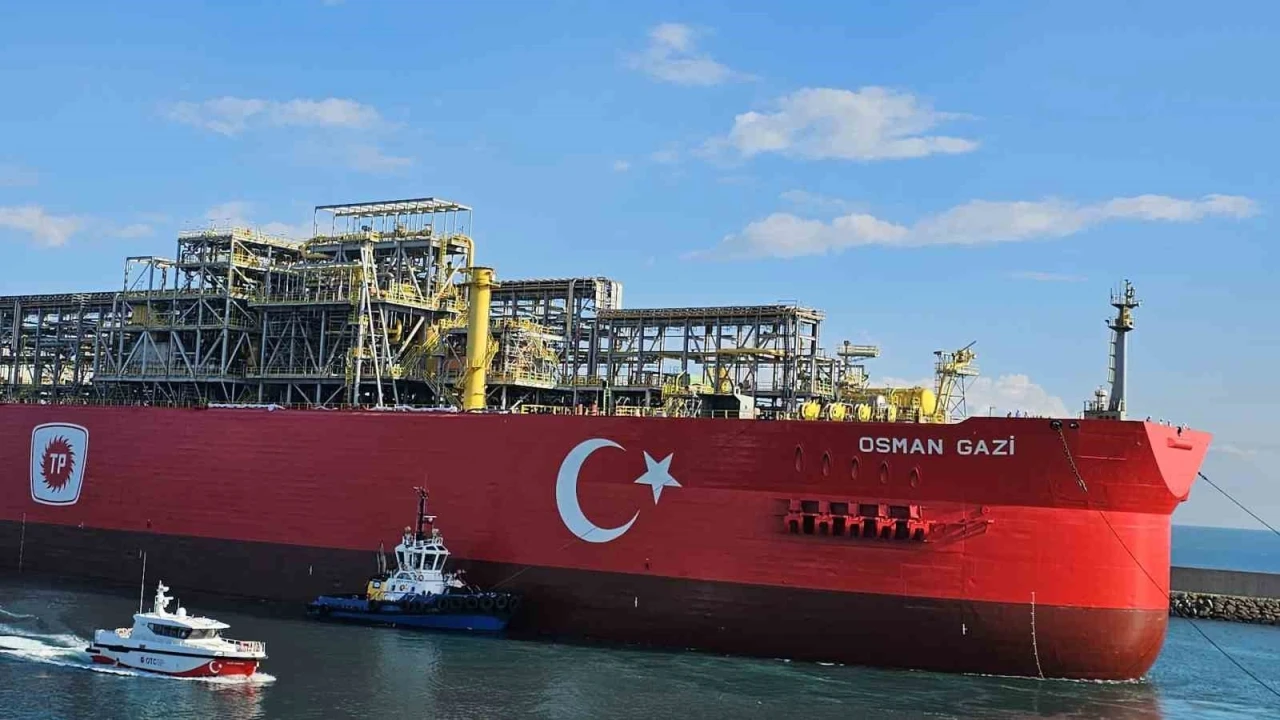 Türkiye’nin ilk yüzer gaz üretim platformu Osman Gazi Filyos Limanı’nda
