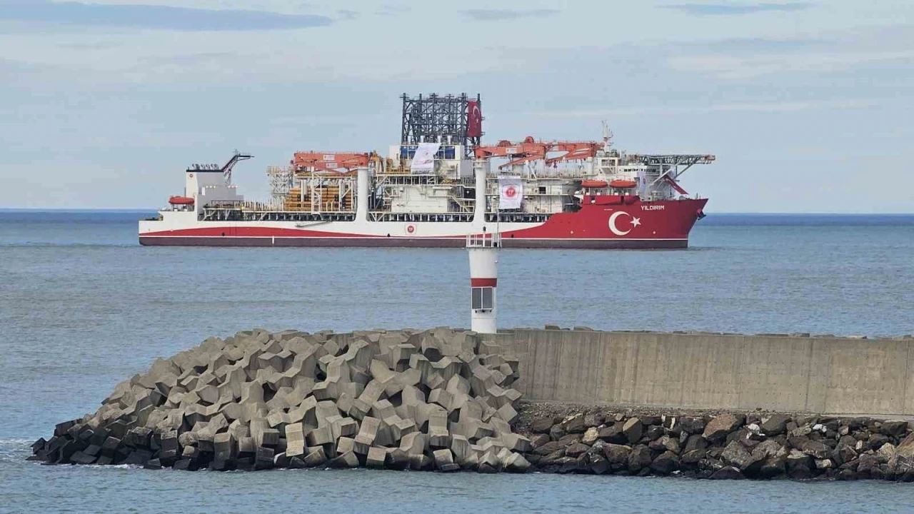 T&uuml;rkiye&rsquo;nin mavi vatandaki yeni g&uuml;c&uuml; Yıldırım, Karadeniz&rsquo;e ulaştı
