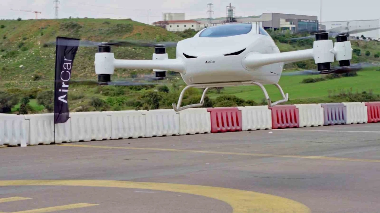 Türkiye’nin uçan otomobili havalandı: İnsanlı uçuşlar başladı
