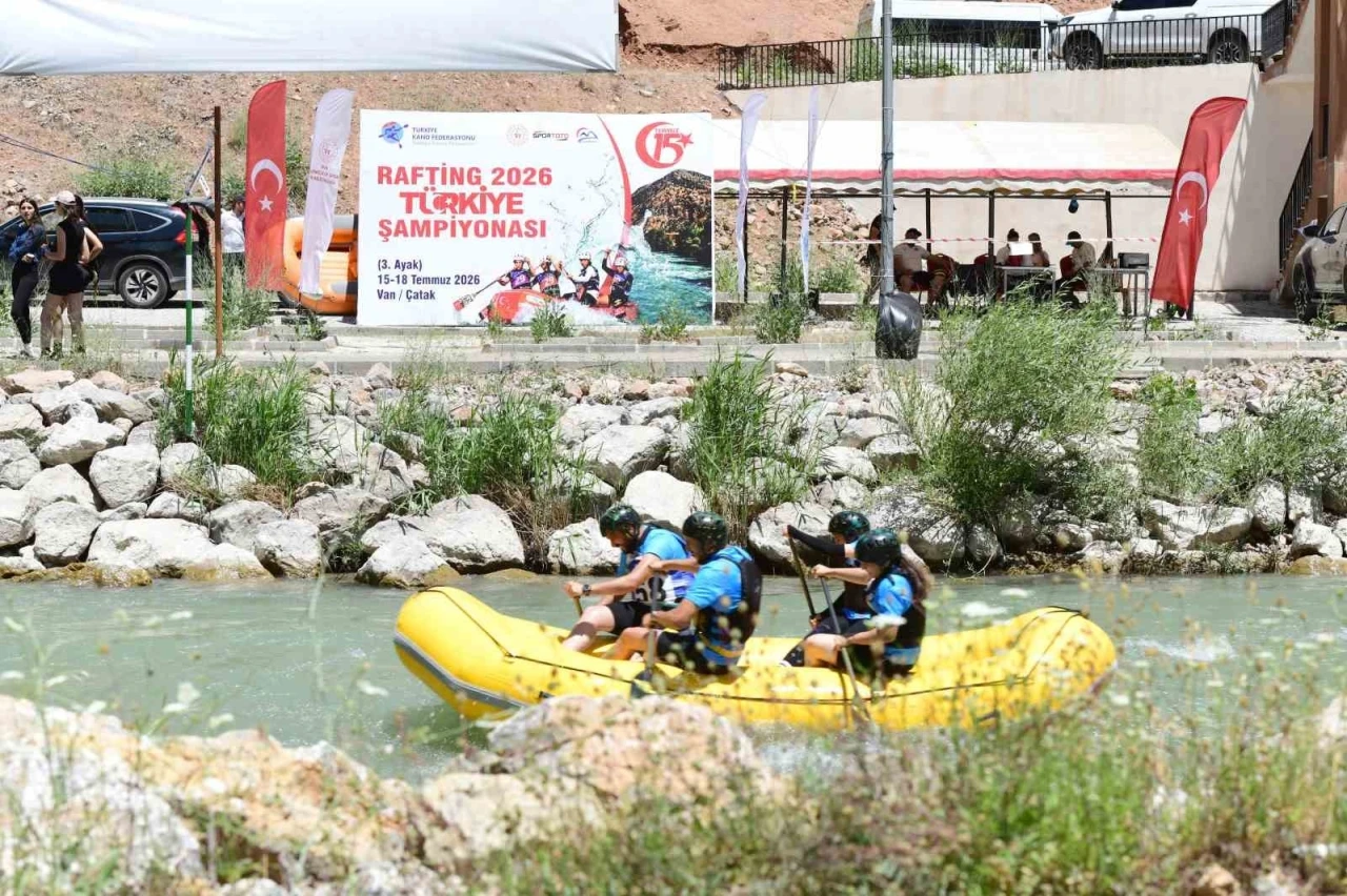 T&uuml;rkiye Rafting Şampiyonası 3. ayak yarışları Van&rsquo;da başladı
