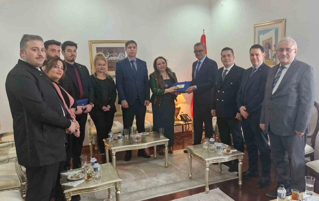 T&uuml;rkiye-Tunus hattında sağlık ve yatırım iş birliği g&uuml;&ccedil;leniyor
