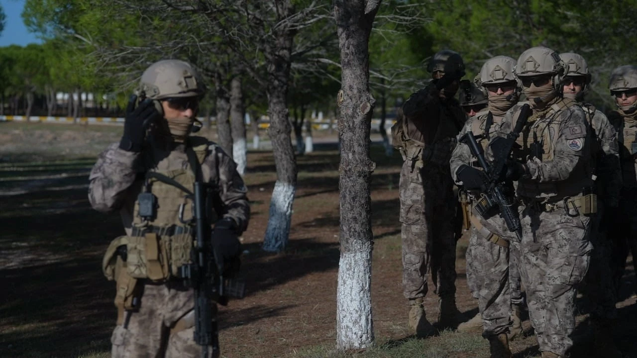 Türkiye ve KKTC Özel Harekatı’ndan ortak mesaj: &quot;Bir gece ansızın gelebiliriz&quot;
