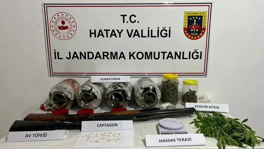 Turşu bidonunda uyuşturucu ticaretine 5 g&ouml;zaltı
