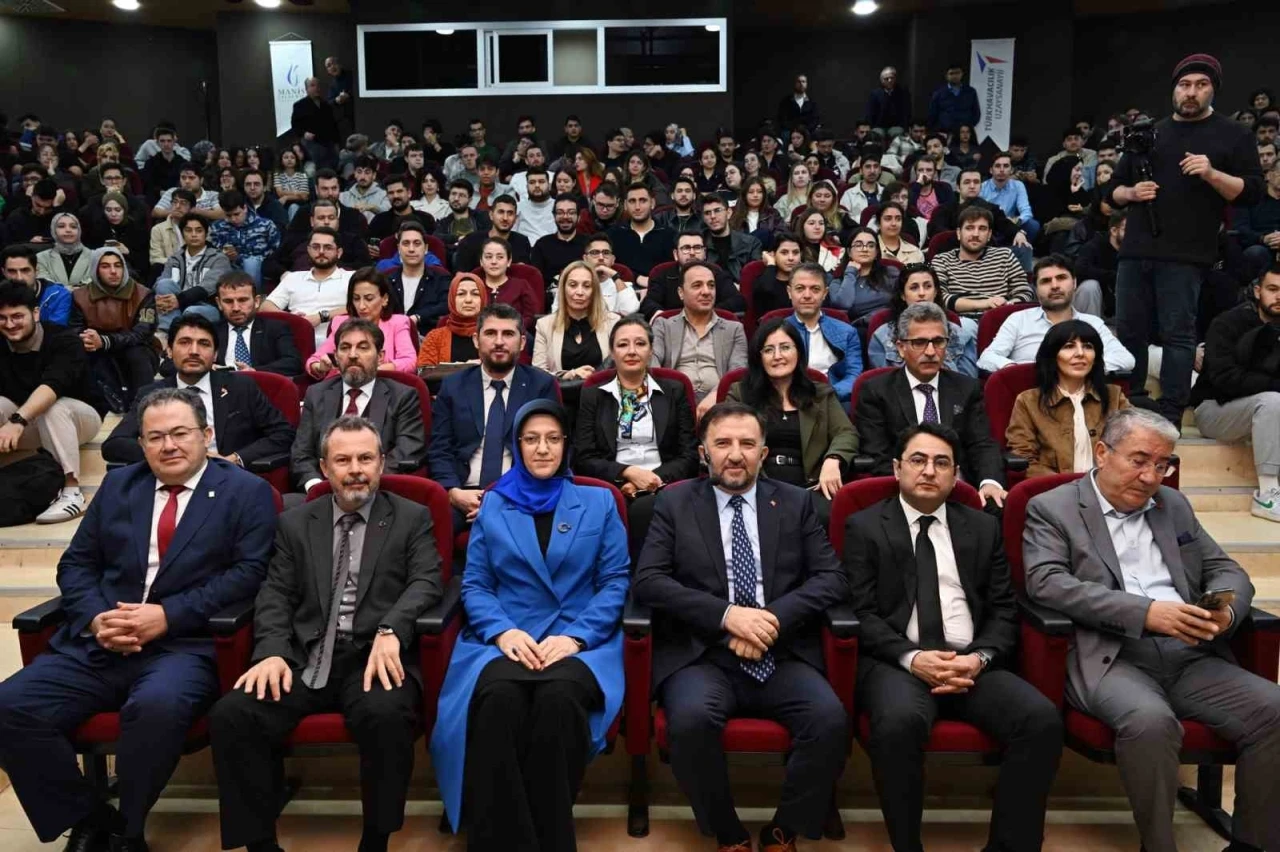 TUSAŞ Genel Müdürü Demiroğlu’ndan öğrencilere konferans
