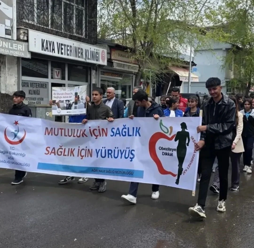 Tutak’ta vatandaşlar sağlık  için yürüdü
