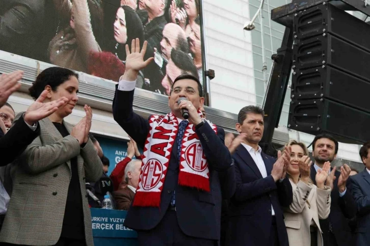 T&uuml;t&uuml;nc&uuml;&rsquo;ye Antalya&rsquo;da coşkulu karşılama
