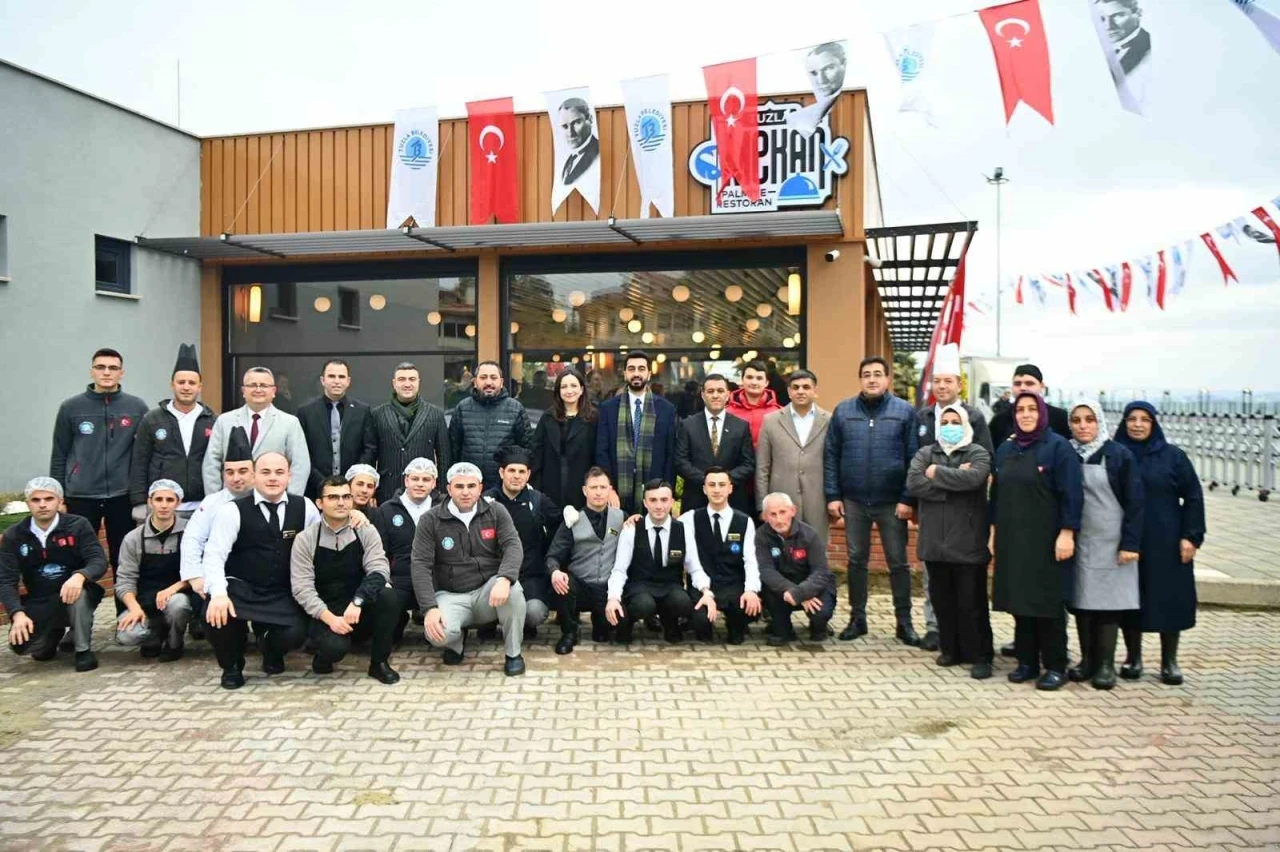 Tuzla Mekan Palmiye yenilenen y&uuml;z&uuml;yle hizmete a&ccedil;ıldı
